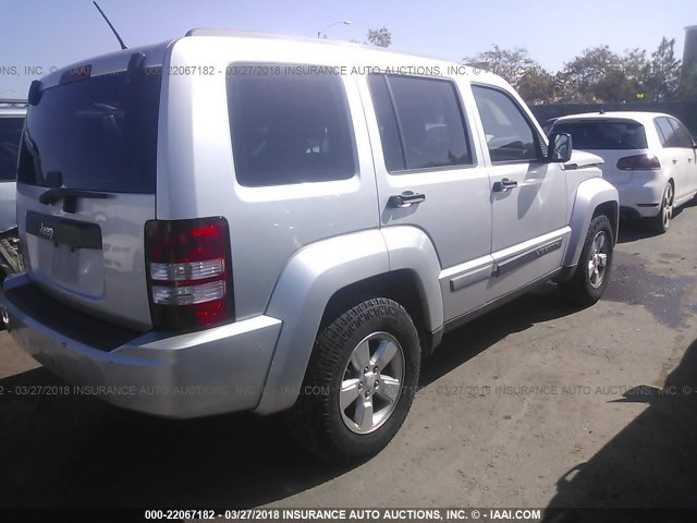 1C4PJMAK3CW143142 - 2012 JEEP LIBERTY SPORT 银色 照片 4