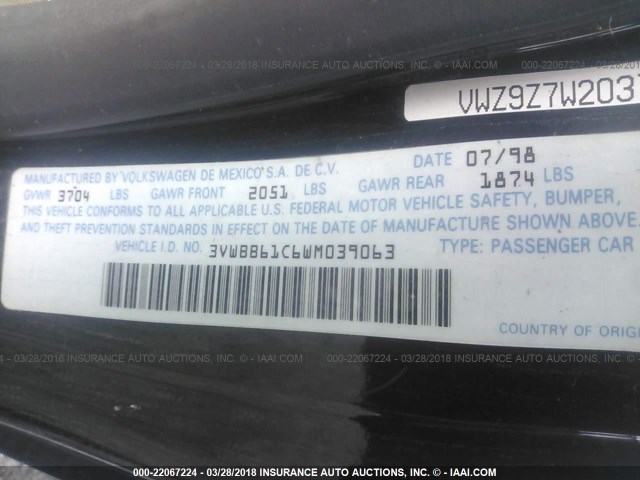 3VWBB61C6WM039063 - 1998 VOLKSWAGEN NEW BEETLE 黑色 照片 9