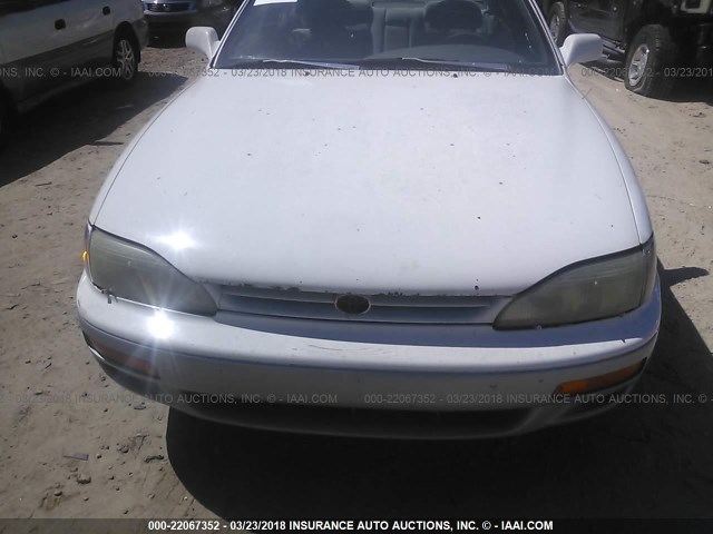 4T1BG12K7TU943648 - 1996 TOYOTA CAMRY DX/LE/XLE WHITE photo 6