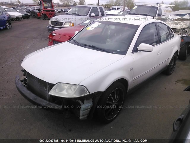 WVWPD63B22P111162 - 2002 VOLKSWAGEN PASSAT GLS WHITE photo 2