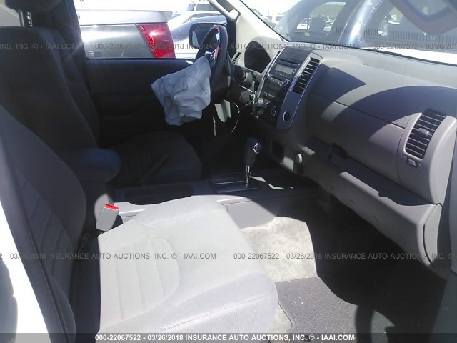 1N6BD0CTXGN900207 - 2016 NISSAN FRONTIER S/SV WHITE photo 5