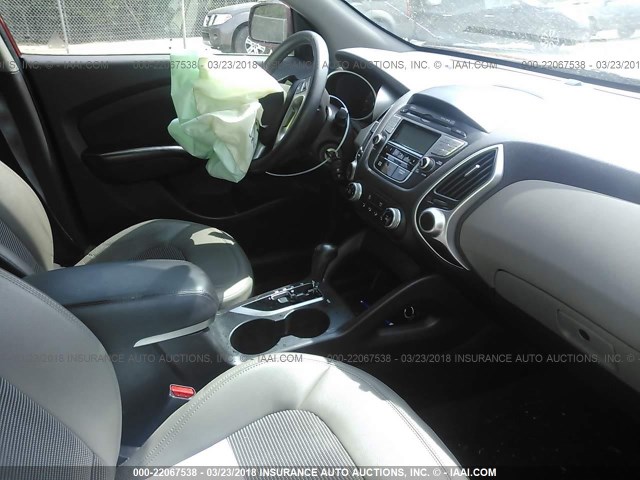 KM8JU3AC5CU521212 - 2012 HYUNDAI TUCSON GLS/LIMITED წითელი ფოტო 5