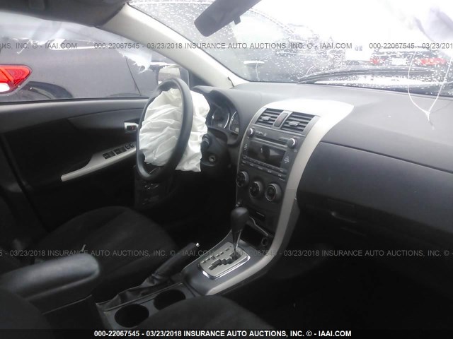 2T1BU4EEXBC600042 - 2011 TOYOTA COROLLA S/LE WHITE photo 5