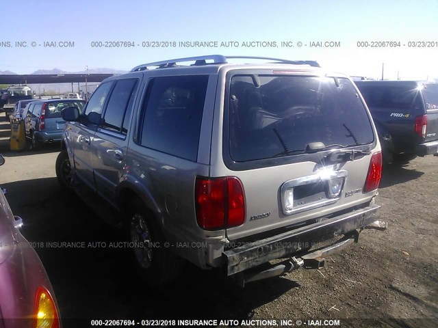 5LMFU28RX1LJ14612 - 2001 LINCOLN NAVIGATOR SILVER photo 3