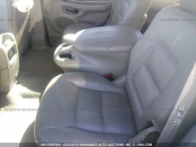 5LMFU28RX1LJ14612 - 2001 LINCOLN NAVIGATOR SILVER photo 8