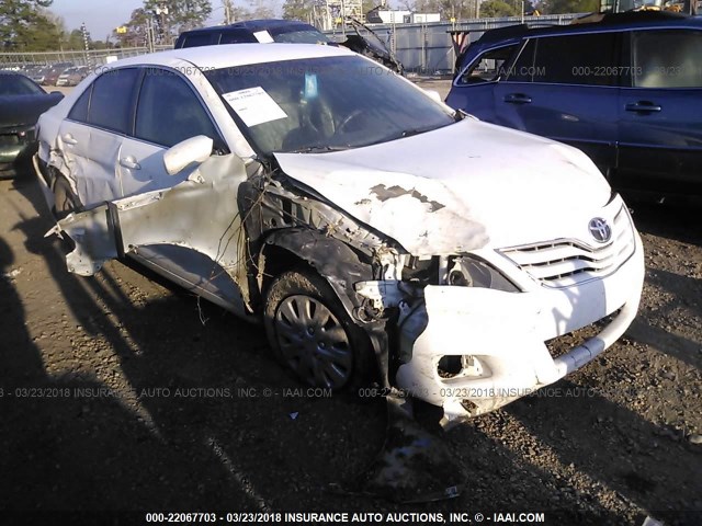 4T1BF3EK1BU597511 - 2011 TOYOTA CAMRY SE/LE/XLE WHITE photo 1