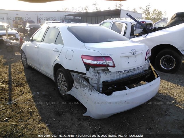 4T1BF3EK1BU597511 - 2011 TOYOTA CAMRY SE/LE/XLE WHITE photo 3