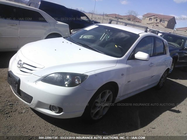 JM1BK143751313898 - 2005 MAZDA 3 HATCHBACK WHITE photo 2