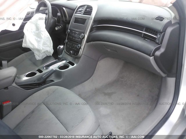 1G11B5SL0FF278916 - 2015 CHEVROLET MALIBU LS ვერცხლისფერი ფოტო 5