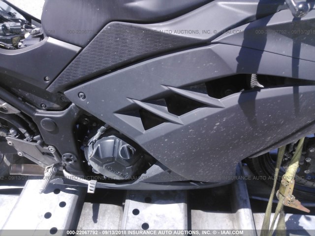 JKAEX8A15HDA31706 - 2017 KAWASAKI EX300 A BLACK photo 8