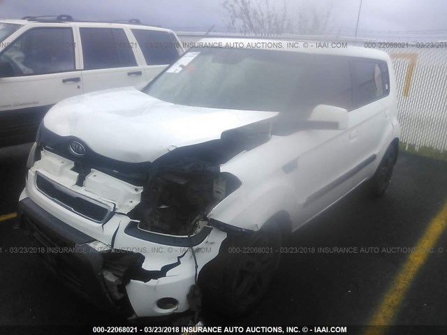 KNDJT2A29A7701636 - 2010 KIA SOUL +/!/SPORT WHITE photo 2