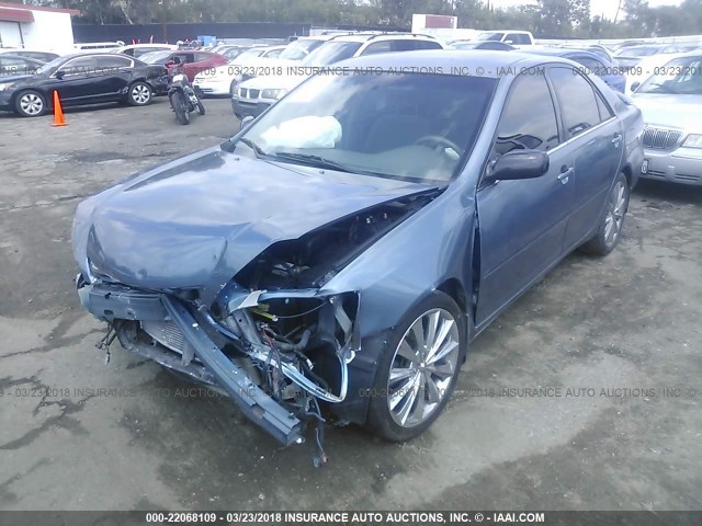 JTDBE32K230189300 - 2003 TOYOTA CAMRY LE/XLE Hellblau Foto 2