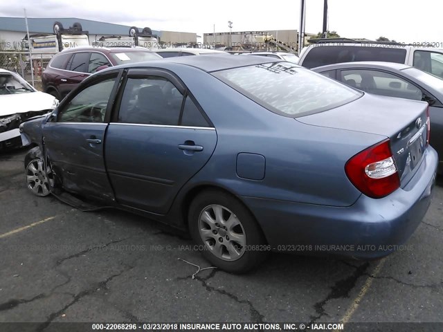 JTDBF30KX20042172 - 2002 TOYOTA CAMRY LE/XLE/SE BLUE photo 3