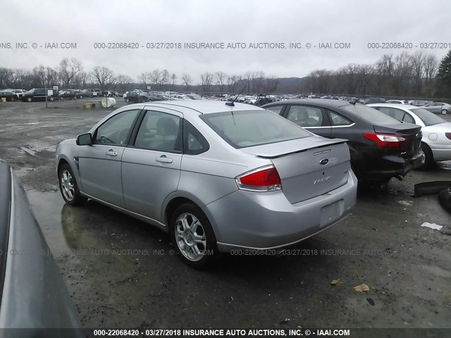 1FAHP35N98W127543 - 2008 FORD FOCUS SE/SEL/SES SILVER photo 3