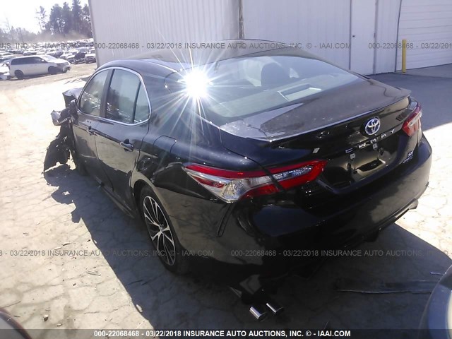 4T1B21HKXJU003489 - 2018 TOYOTA CAMRY HYBRID/LE/XLE/SE BLACK photo 3