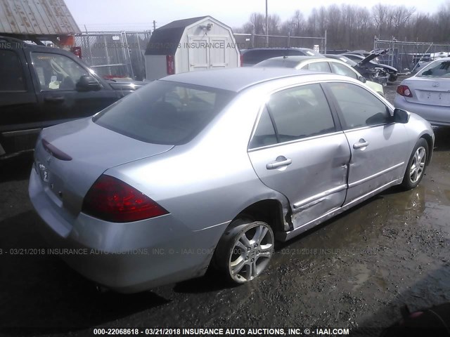 1HGCM563X7A171683 - 2007 HONDA ACCORD SE SILVER photo 4