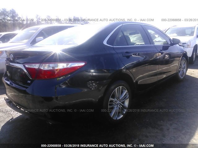 4T1BF1FKXHU373276 - 2017 TOYOTA CAMRY LE/XLE/SE/XSE Noir photo 4