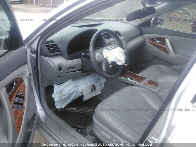 4T1BK46K28U563120 - 2008 TOYOTA CAMRY LE/XLE/SE 灰色 照片 5