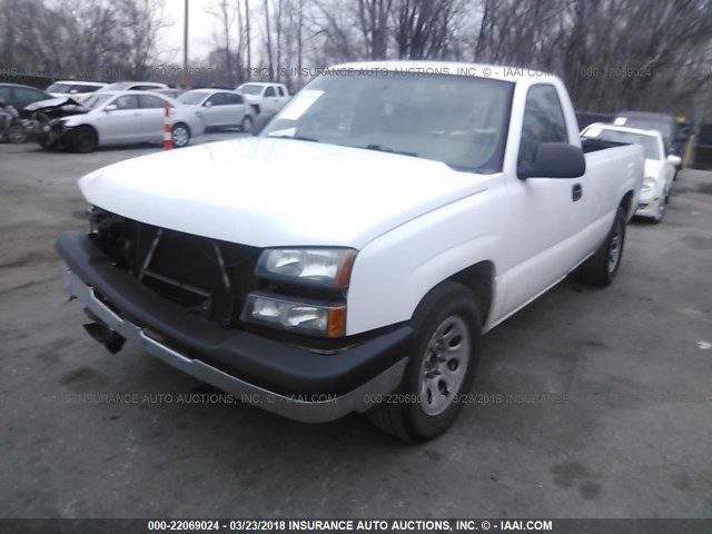 1GCEC14X77Z196972 - 2007 CHEVROLET SILVERADO C1500 CLASSIC WHITE photo 2