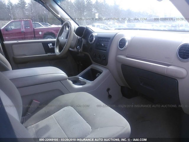 1FMPU16L64LB39608 - 2004 FORD EXPEDITION XLT მუქი ლურჯი ფოტო 5