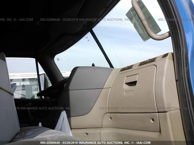 1FUJGLDR3BLAT6448 - 2011 FREIGHTLINER CASCADIA 125  BLUE photo 5