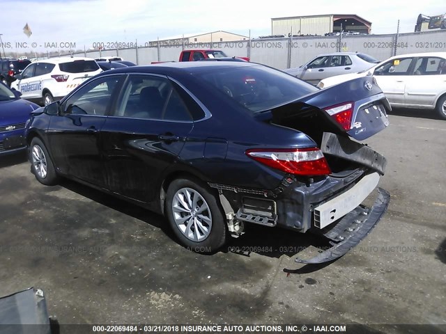 4T4BF1FKXFR448402 - 2015 TOYOTA CAMRY LE/XLE/SE/XSE Schwarz Foto 3