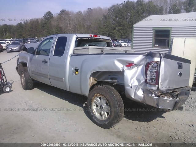 1GCRKSE71DZ311716 - 2013 CHEVROLET SILVERADO K1500 LT SILVER photo 3