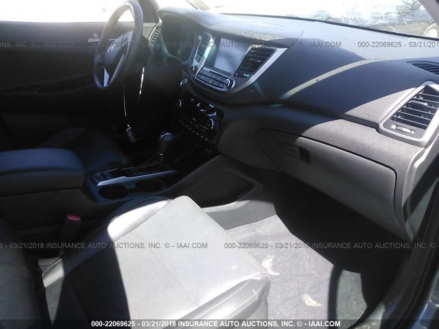 KM8J33A27GU080408 - 2016 HYUNDAI TUCSON LIMITED/SPORT AND ECO/SE GRAY photo 5