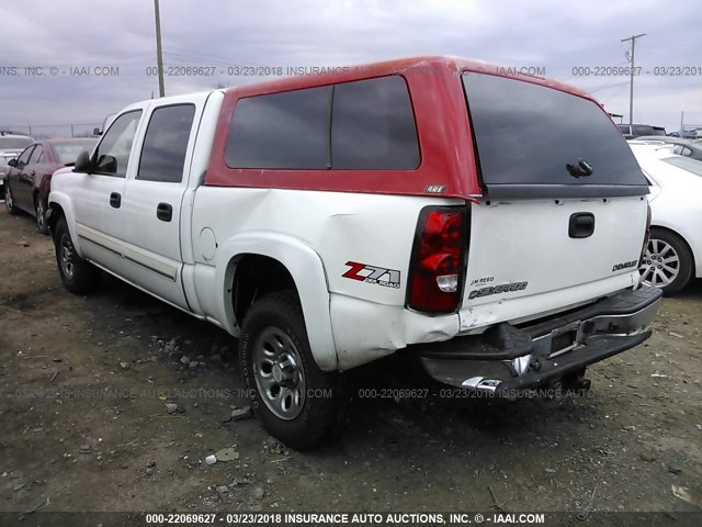 2GCEK13TX51402034 - 2005 CHEVROLET SILVERADO K1500 WHITE photo 3