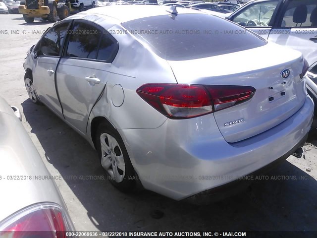 3KPFK4A76JE205452 - 2018 KIA FORTE LX SILVER photo 3