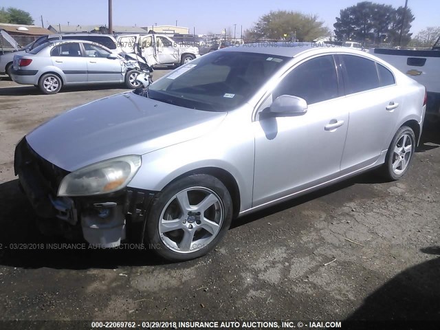 YV1622FS6C2026565 - 2012 VOLVO S60 T5 SILVER photo 2