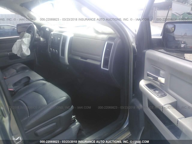 1D3HB13P89S750427 - 2009 DODGE RAM 1500 GRAY photo 5