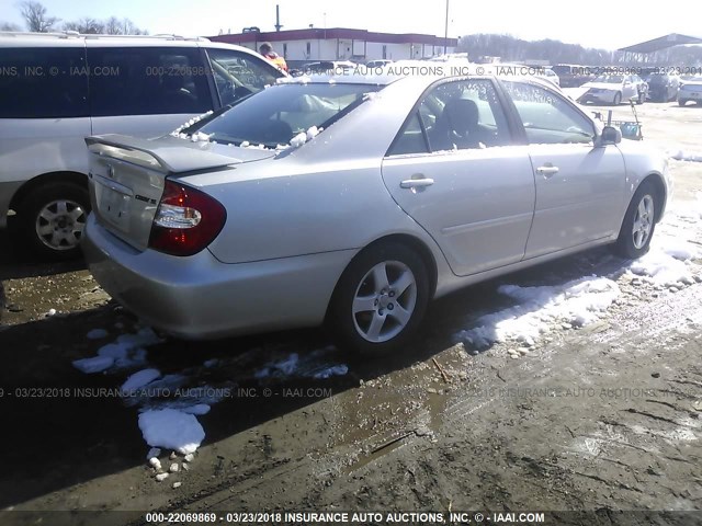 4T1BE32KX4U869533 - 2004 TOYOTA CAMRY LE/XLE/SE SILVER photo 4