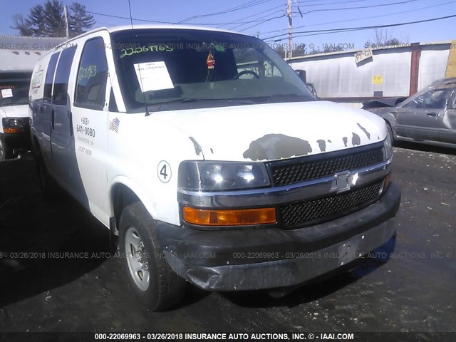 1GC2GTAG5A1118476 - 2010 CHEVROLET EXPRESS G3500  WHITE photo 1