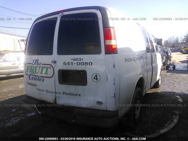 1GC2GTAG5A1118476 - 2010 CHEVROLET EXPRESS G3500  WHITE photo 4