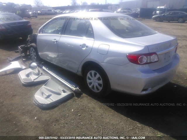 2T1BU4EE8BC578932 - 2011 TOYOTA COROLLA S/LE SILVER photo 3