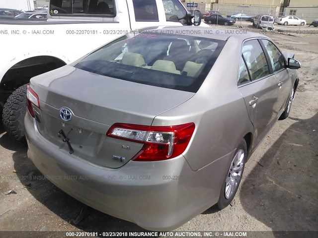 4T1BD1FKXEU104356 - 2014 TOYOTA CAMRY HYBRID/LE/XLE 银色 照片 4