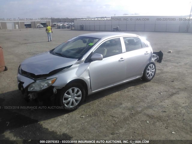 1NXBU4EE1AZ177056 - 2010 TOYOTA COROLLA S/LE/XLE SILVER photo 2