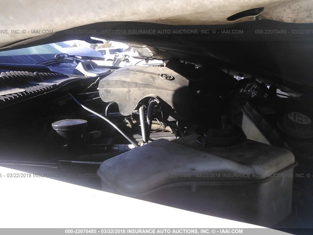 1LNHM81WX1Y735107 - 2001 LINCOLN TOWN CAR EXECUTIVE Белый фото 10