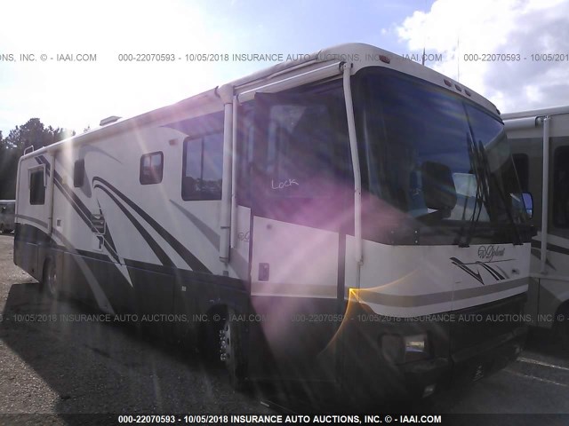 1RF12051X12015068 - 2001 ROADMASTER RAIL DYANASTER კრემისფერი ფოტო 1