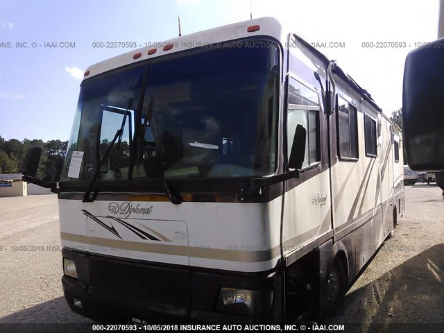 1RF12051X12015068 - 2001 ROADMASTER RAIL DYANASTER კრემისფერი ფოტო 2