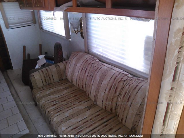 1RF12051X12015068 - 2001 ROADMASTER RAIL DYANASTER კრემისფერი ფოტო 6