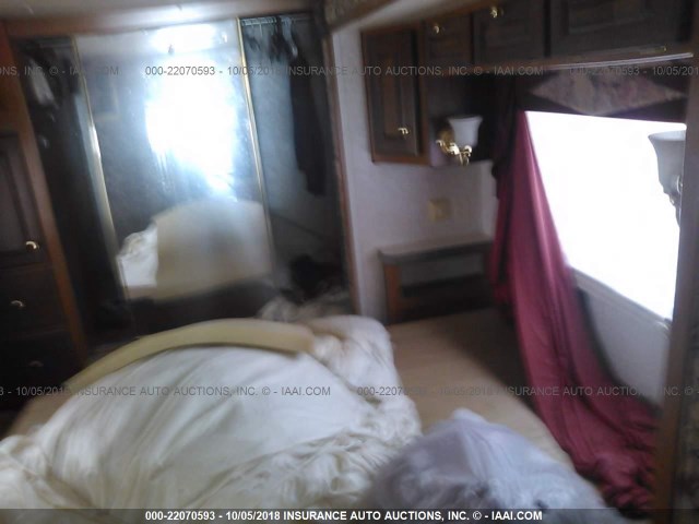 1RF12051X12015068 - 2001 ROADMASTER RAIL DYANASTER კრემისფერი ფოტო 8