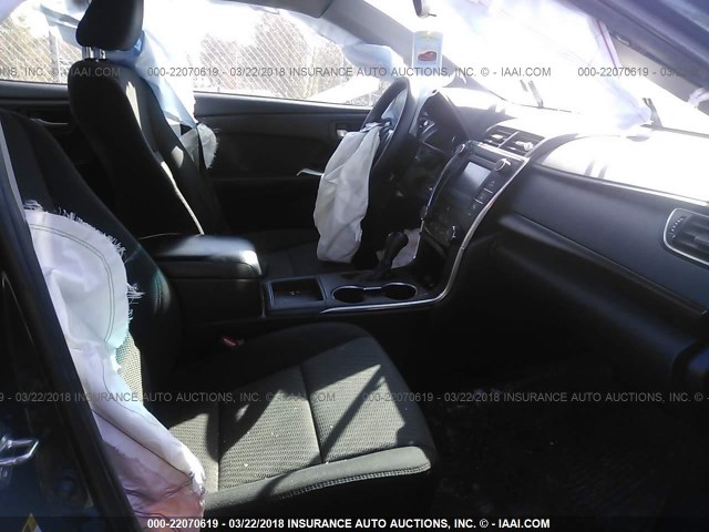 4T4BF1FK6GR526806 - 2016 TOYOTA CAMRY LE/XLE/SE/XSE BLACK photo 5