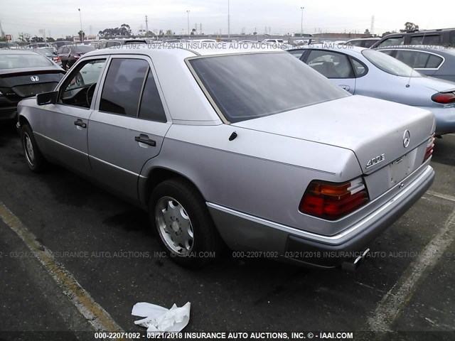 WDBEA34E6NB809779 - 1992 MERCEDES-BENZ 400 E SILVER photo 3