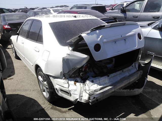 JTHBD192550096074 - 2005 LEXUS IS 300 WHITE photo 3