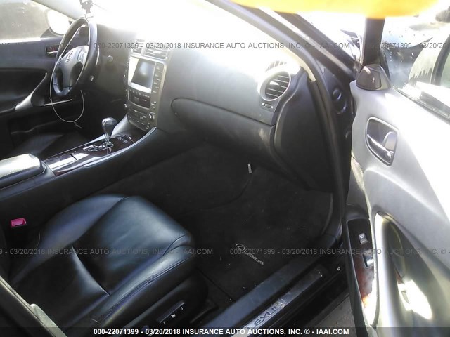 JTHBE262672009345 - 2007 LEXUS IS 350 GRAY photo 5