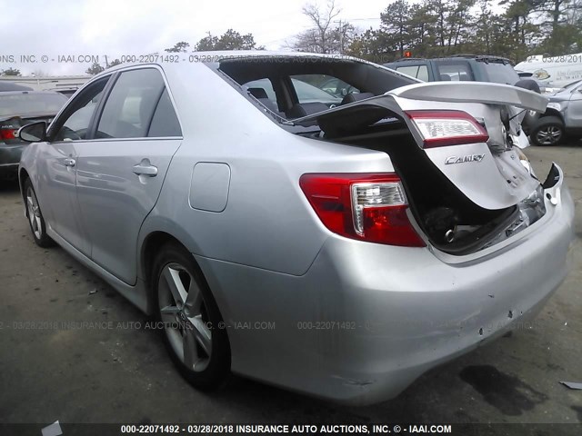 4T1BF1FK7CU182035 - 2012 TOYOTA CAMRY SE/LE/XLE SILVER photo 3