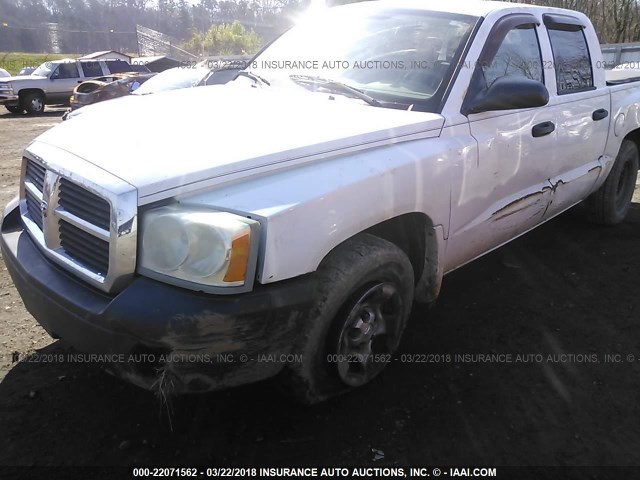 1D7HE28K45S157652 - 2005 DODGE DAKOTA QUAD/ST WHITE photo 6