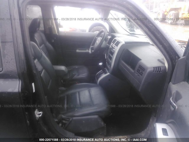 1J8FF48W38D542392 - 2008 JEEP PATRIOT LIMITED BLACK photo 5